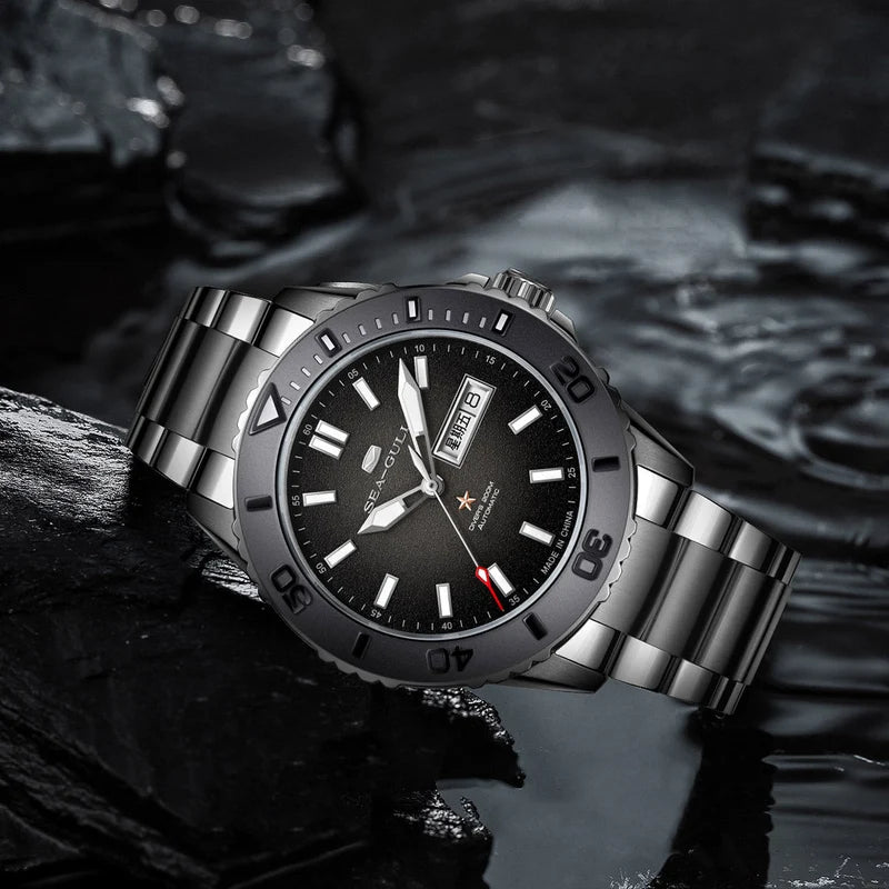 Ocean Series 200m Waterproof Sparkling Dial Ceramic Bezel Diving Watch 44mm